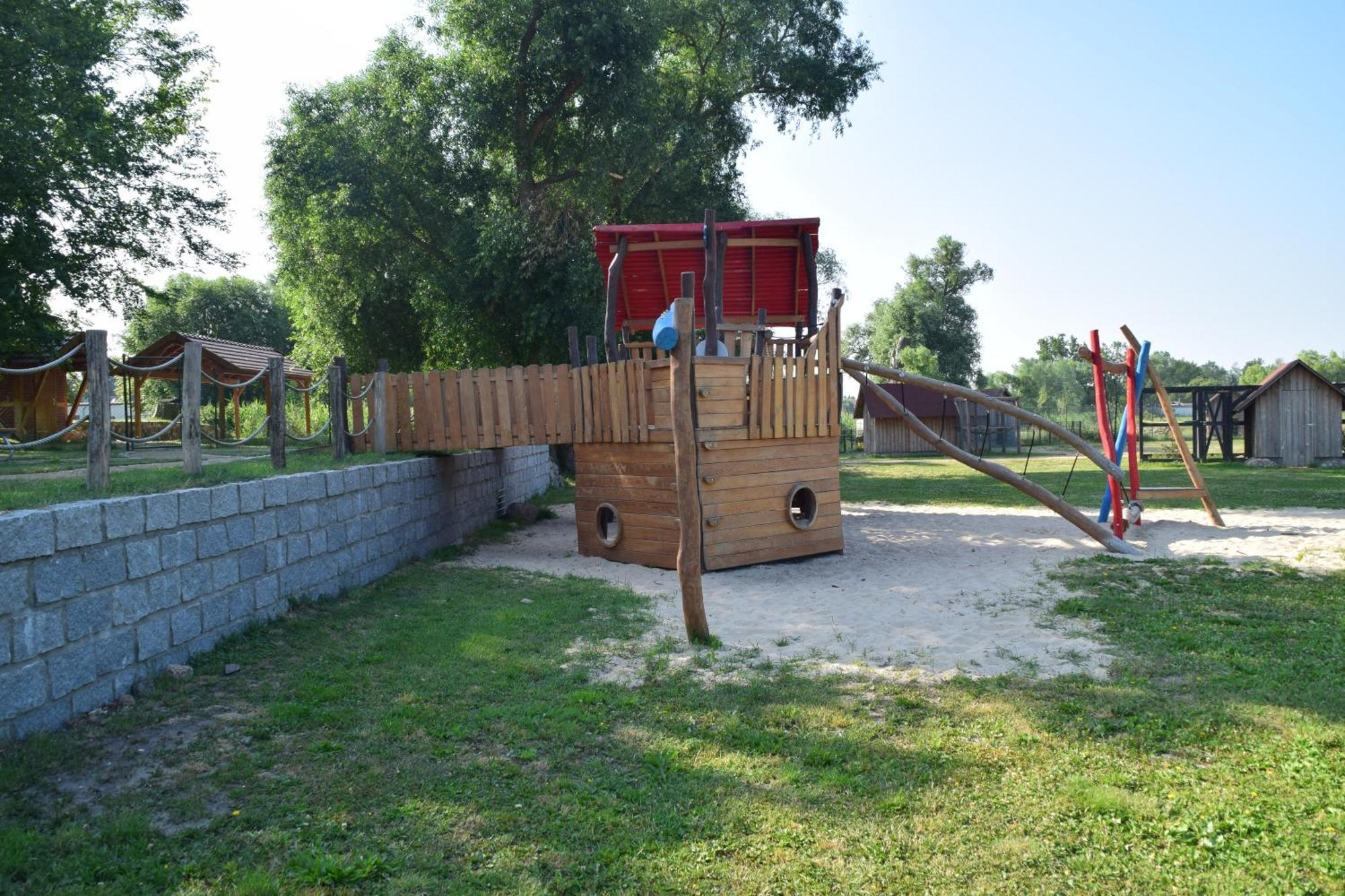 Land-Gut-Hotel Seeblick Klietz Dış mekan fotoğraf